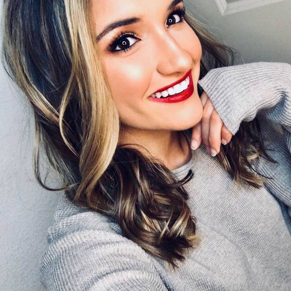 Meet your Posher, Bianca - Picture 1 of 1